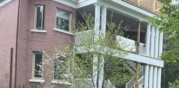 TRÈS GRAND 5 1/2 - Photo 2