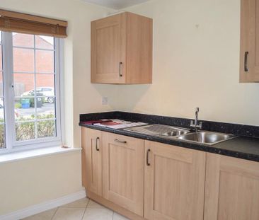 3 bedroom semi-detached house to rent - Photo 4