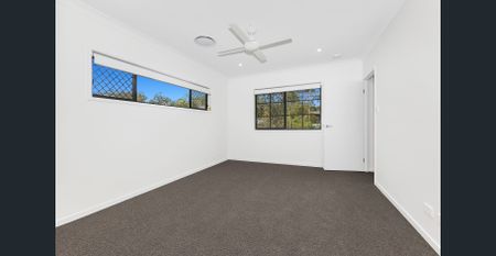 Modern home in sought after location - Photo 4