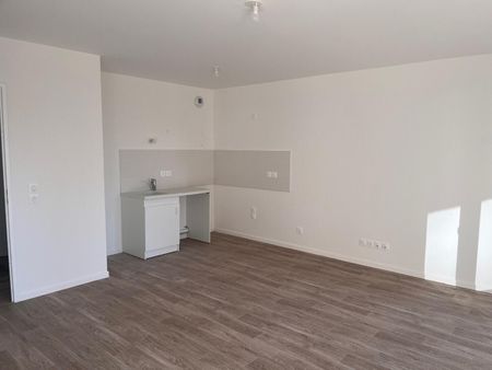 location Appartement T4 DE 76.2m² À BOBIGNY - Photo 5