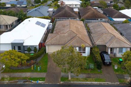 90 Valentine Circuit, Augustine Heights QLD 4300 - House For Rent | Domain - Photo 4