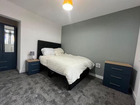 Tootal Drive, Salford - Photo 2