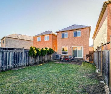 For Lease - 39 Waterton Crescent, Richmond Hill, Ontario - Photo 1