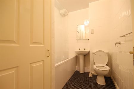 Sloane Court, Jesmond - Photo 5