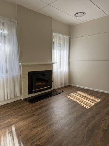 Cosy three bedroom home - Photo 3