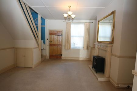 2 bedroom terraced house to rent - Photo 4