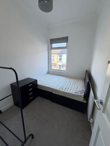 3 Bed Terraced House, Munster Road, L13 - Photo 4