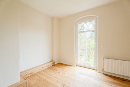 Erstbezug nach Sanierung - Familien aufgepasst - helle 4-Raumwohnung - Photo 2