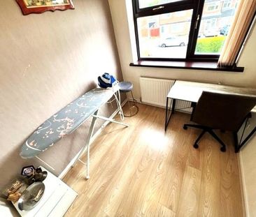 5 bedroom detached house to rent - Photo 2