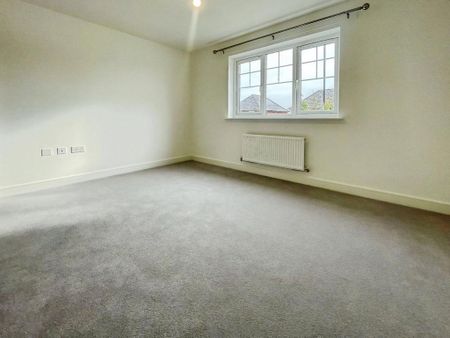 4 bedroom detached house to rent - Photo 4