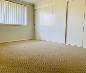 Family Home in Eastridge Estate - Photo 3