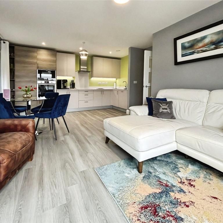 2 bedroom flat to rent - Photo 1