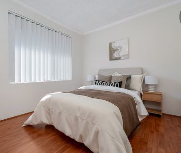 Spacious & Modern Apartment in Prime Kogarah Location - Photo 4