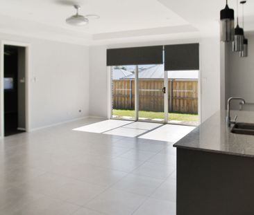 Executive Living!! - Photo 2