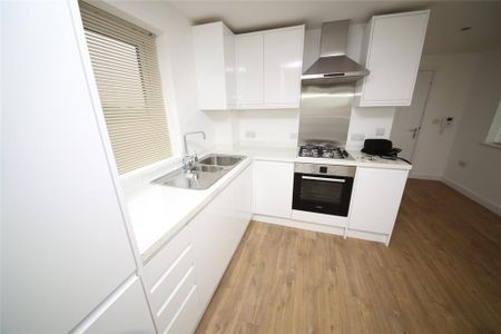 Studio to rent - Photo 3