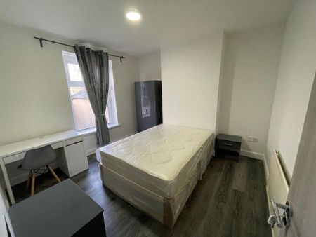 4 bedroom house to rent - Photo 4