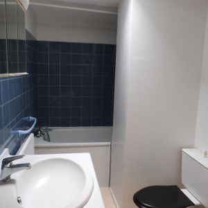 Location Appartement 1 pièce 32m² BORDEAUX 33000 - Photo 2