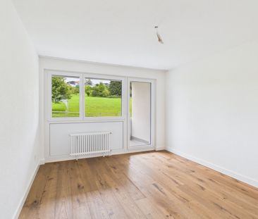 Helle 4.5-Zimmer-Wohnung mit Balkon und schöner Aussicht in Speiche... - Photo 2