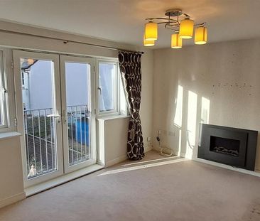 5 bedroom end of terrace house to rent - Photo 2