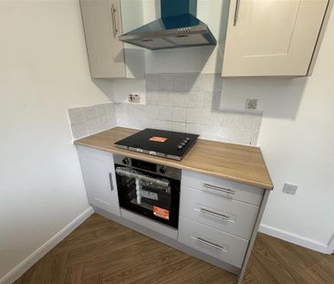 3 bedroom terraced house to rent - Photo 6