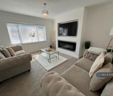 4 bedroom semi-detached house to rent - Photo 2