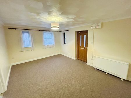 Ground floor flat to rent on - Photo 2