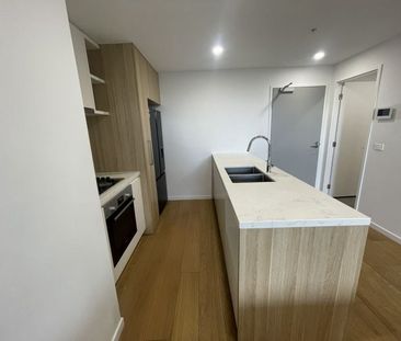 Stylish Apartment for Rental in the Heart of Carnegie - Photo 4