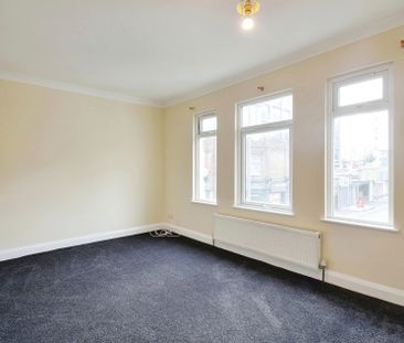 3 bed flat to rent in Clayton Road, Hayes, UB3 - Photo 5