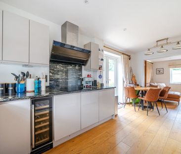 3 bedroom detached house to rent - Photo 6