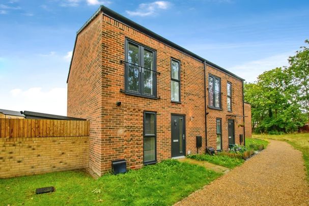 Room in a Shared House, Furlong Way, M6 - Photo 1