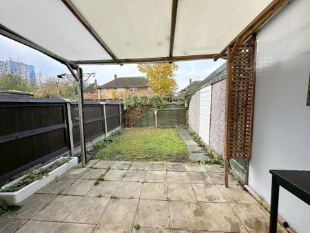 3 bedroom semi-detached house to rent - Photo 5