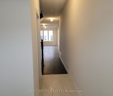 Townhouse For Lease | X7358666 - Photo 1