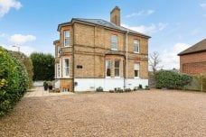 6 bedroom detached house to rent - Photo 2