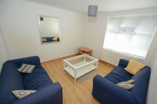 4 bedroom semi-detached house to rent - Photo 1