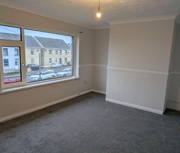 156 Waterloo Road, Penygroes, SA14 7PU - Photo 6