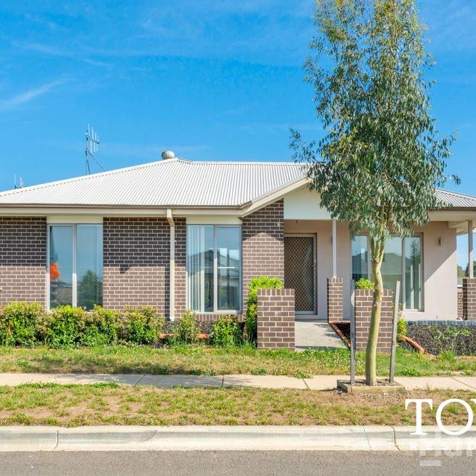 1 Mcgowan Crescent, Googong NSW 2620 - House For Rent | Domain - Photo 1