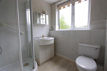 3 bedroom apartment to rent - Photo 2