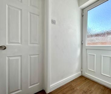 2 bedroom House To Let - Photo 3