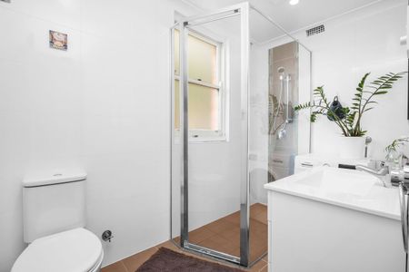 Large One Bedroom Apartment With Tranquil Outlook! - Photo 4