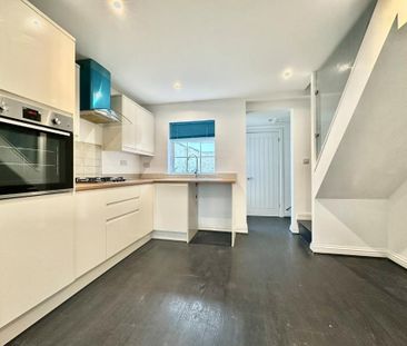 2 bedroom terraced house to rent - Photo 1