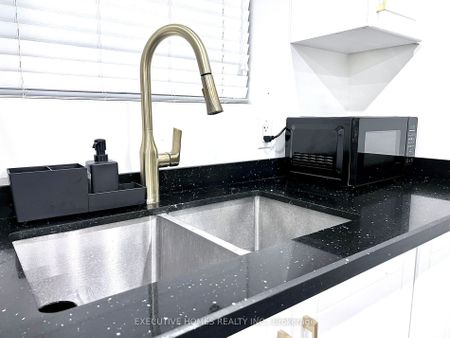 For Lease - 409 Boyd Lane, Milton, Ontario - Photo 5