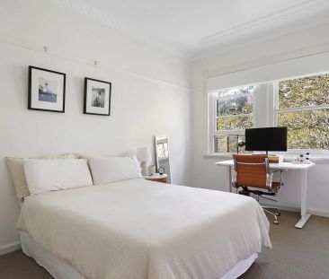Oversized Apartment With Terrace & Parkland Views - Photo 4