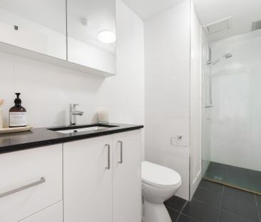 Modern Apartment In Landmark Building With Prime Double Bay Appeal - Photo 1