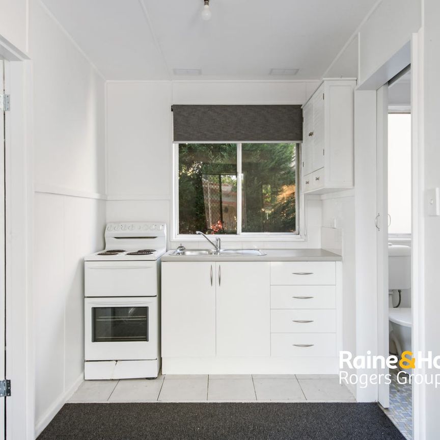 Affordable living on Sunrise Ave! - Photo 1