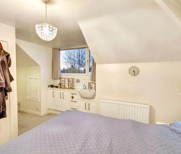 3 bedroom semi-detached bungalow to rent - Photo 1