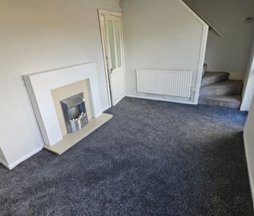 3 bed Semi-Detached - To Let - Photo 2