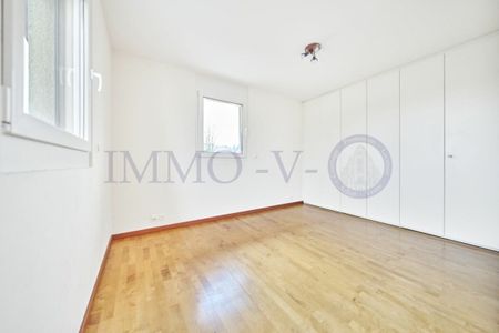 SPACIOUS AND LIGHT-FILLED IN A DUPLOX WITH BALCONY-TERRACE - Foto 2