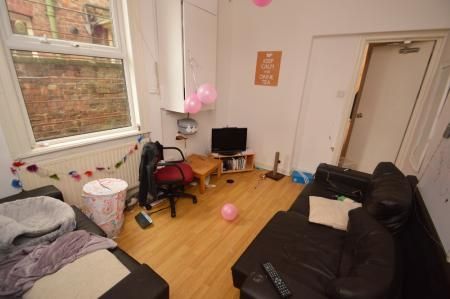 Albion Road, Fallowfield, Manchester, M14 - Photo 1