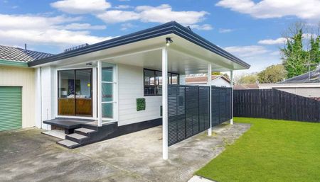 CONIFER GROVE, 3 BEDROOMS - Photo 4