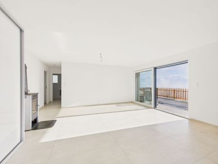 Appartement de 4.5 pièces spacieux et lumineux avec une grande terrasse et une vue imprenable sur les montagnes à Miex, VS. - Photo 2